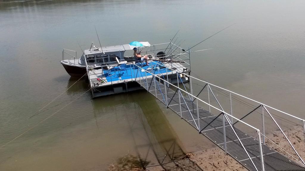 Delta Pontoon Hotel Mahmudia Ngoại thất bức ảnh
