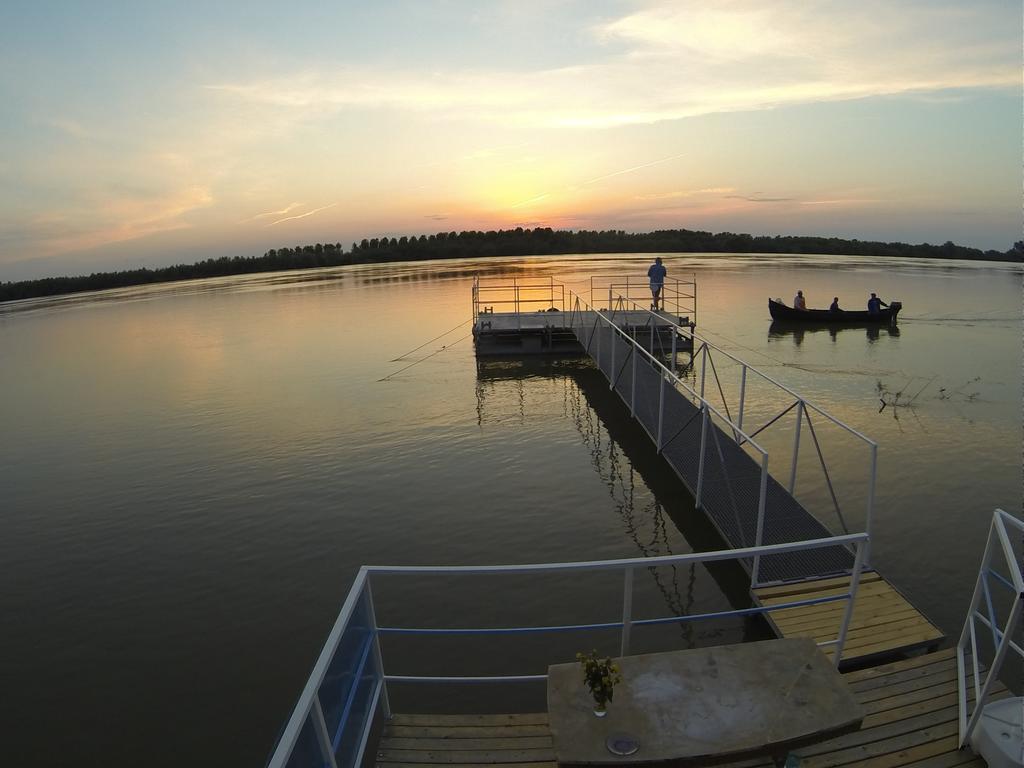 Delta Pontoon Hotel Mahmudia Ngoại thất bức ảnh