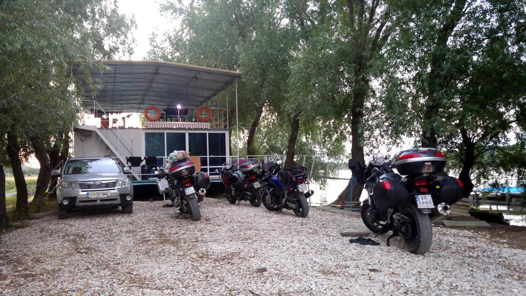 Delta Pontoon Hotel Mahmudia Ngoại thất bức ảnh